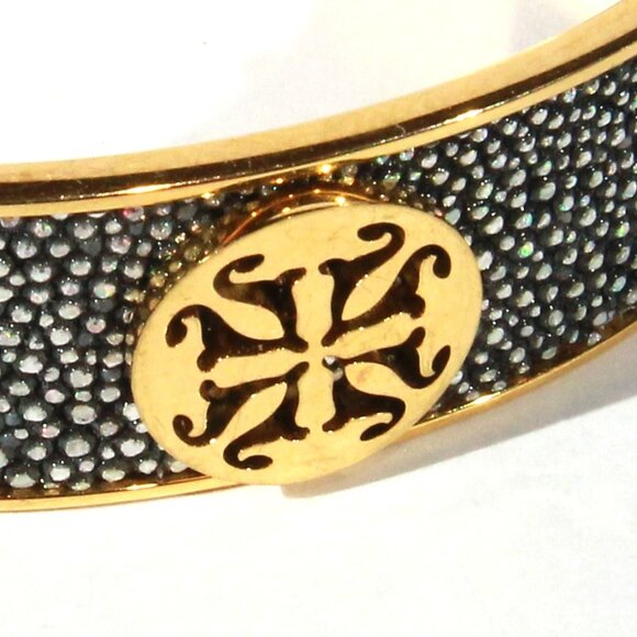 Rustic Cuff Stingray Metallic Gold Tone Wide Metal Cuff Bracelet - Picture 2 of 7